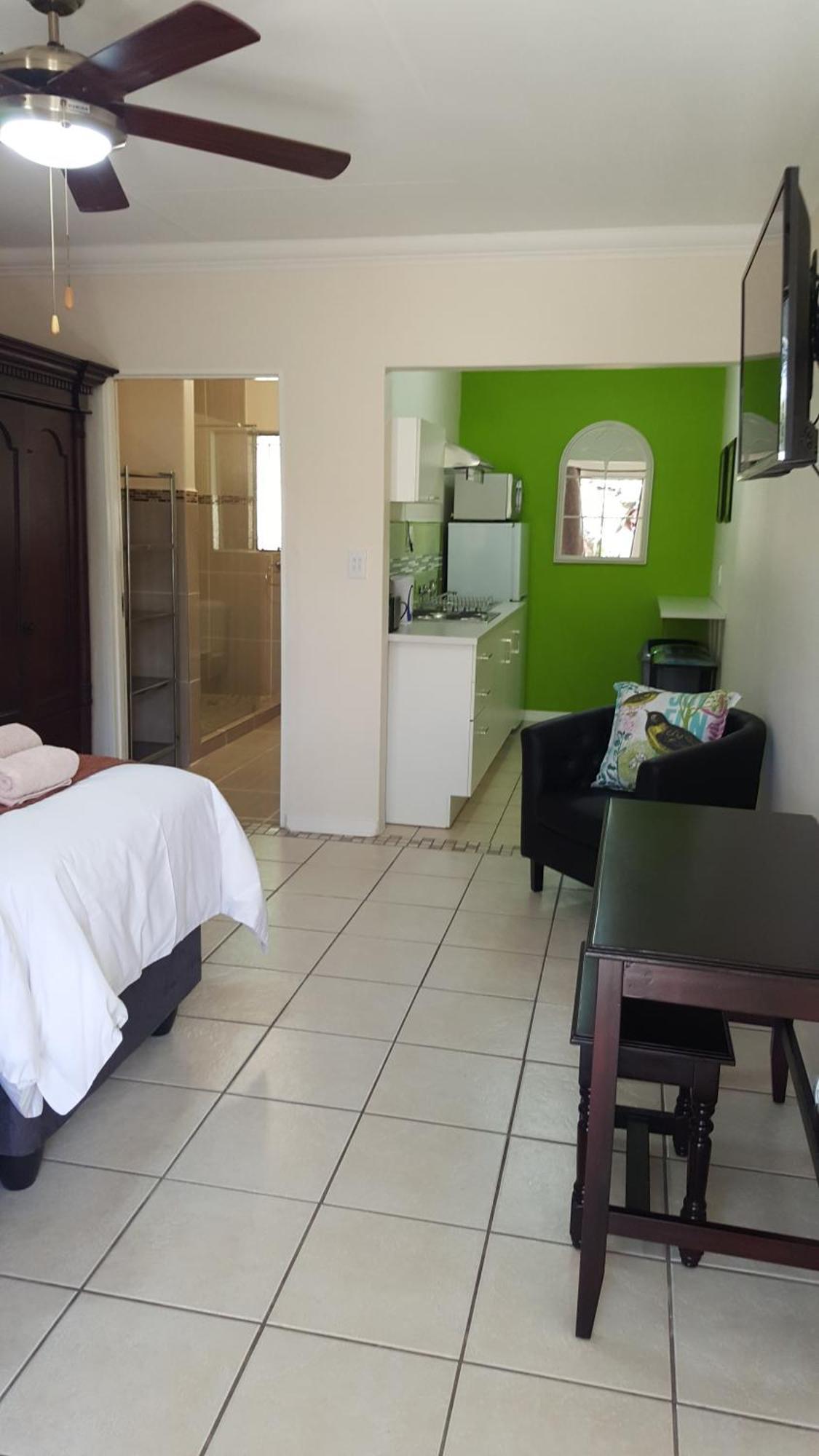 Sunshine Self Catering Apartment Mbombela Екстериор снимка