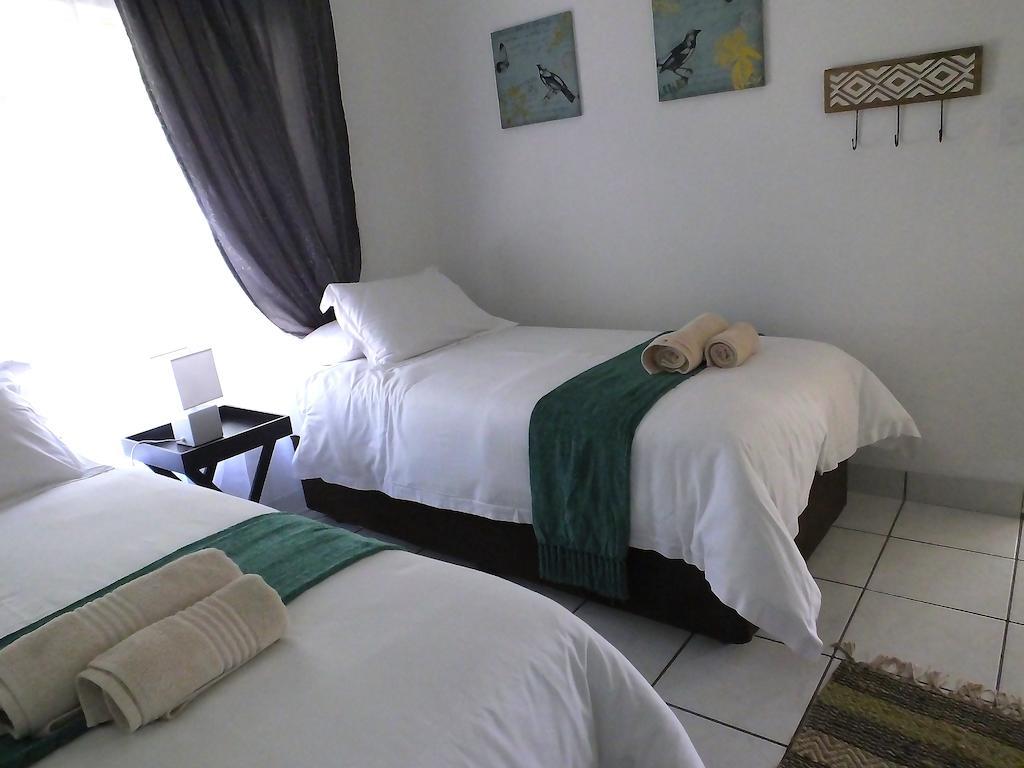 Sunshine Self Catering Apartment Mbombela Стая снимка