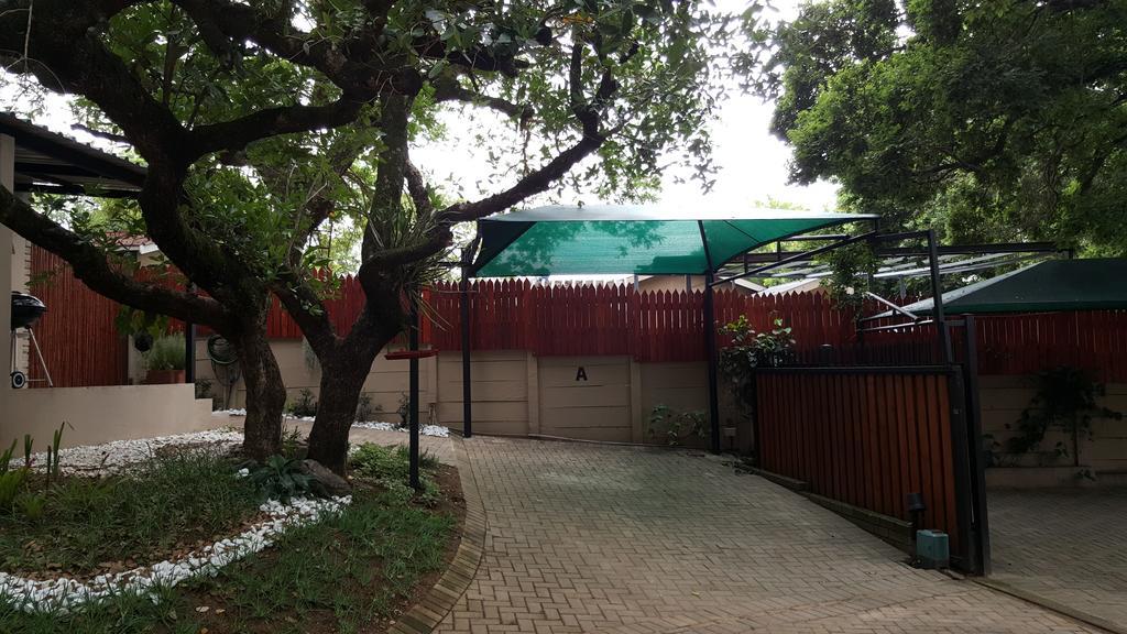 Sunshine Self Catering Apartment Mbombela Екстериор снимка