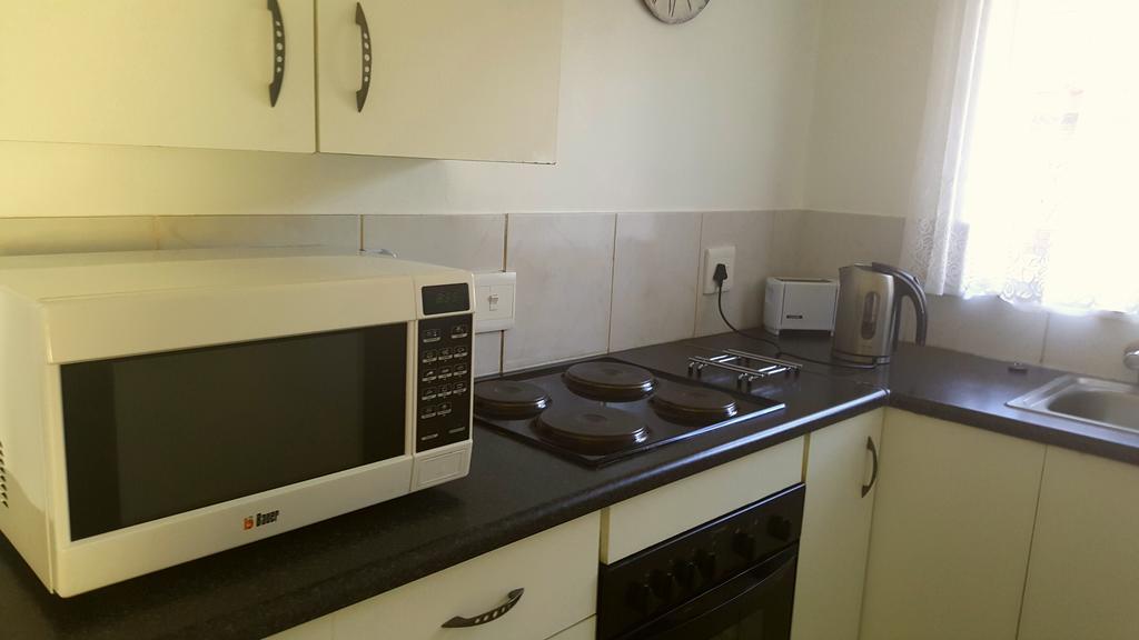 Sunshine Self Catering Apartment Mbombela Екстериор снимка