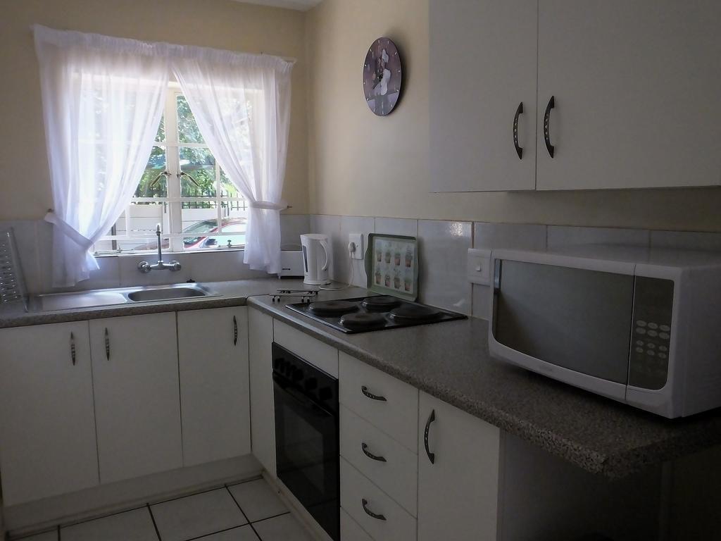 Sunshine Self Catering Apartment Mbombela Екстериор снимка