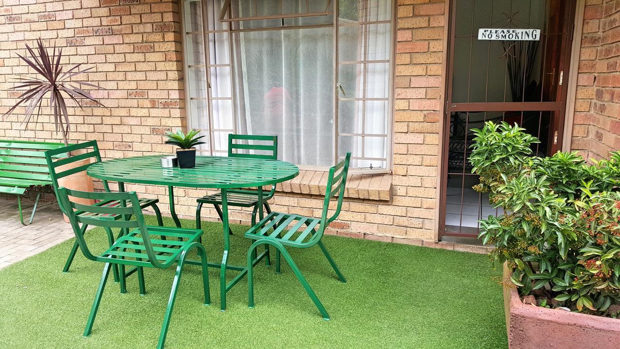 Sunshine Self Catering Apartment Mbombela Екстериор снимка