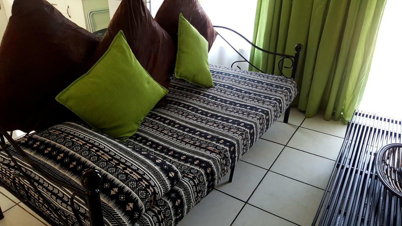 Sunshine Self Catering Apartment Mbombela Екстериор снимка