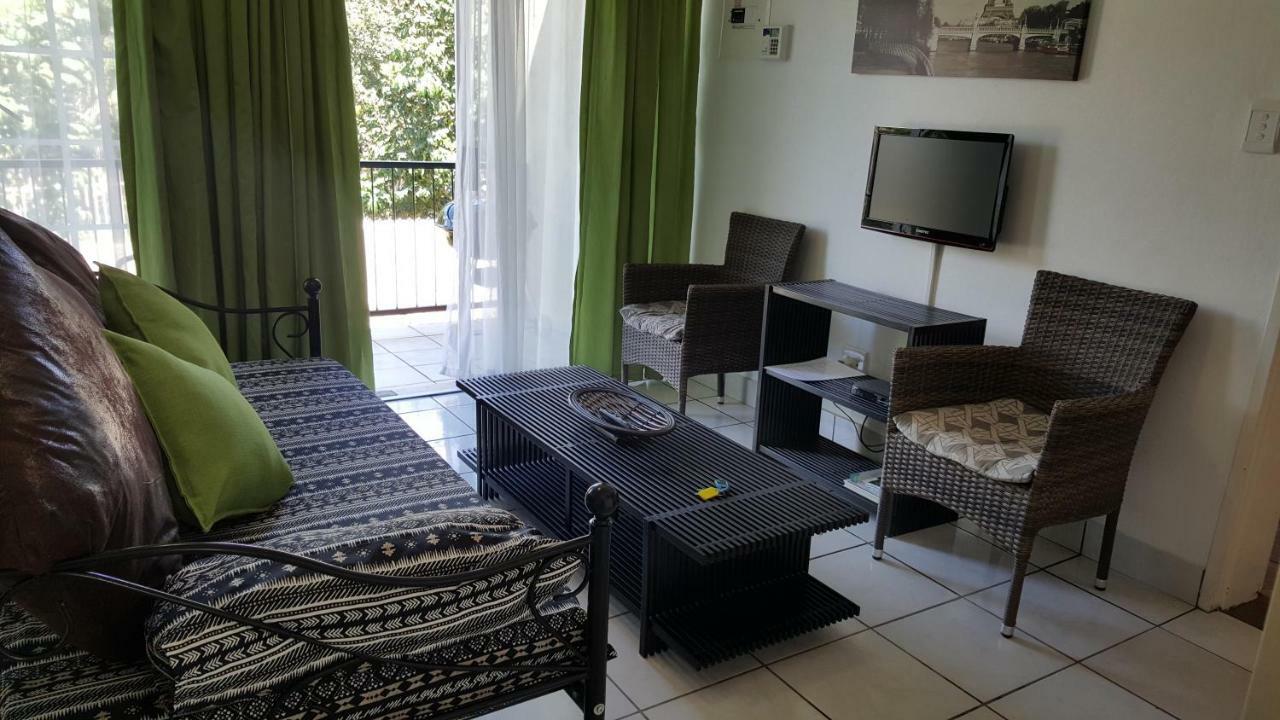 Sunshine Self Catering Apartment Mbombela Екстериор снимка